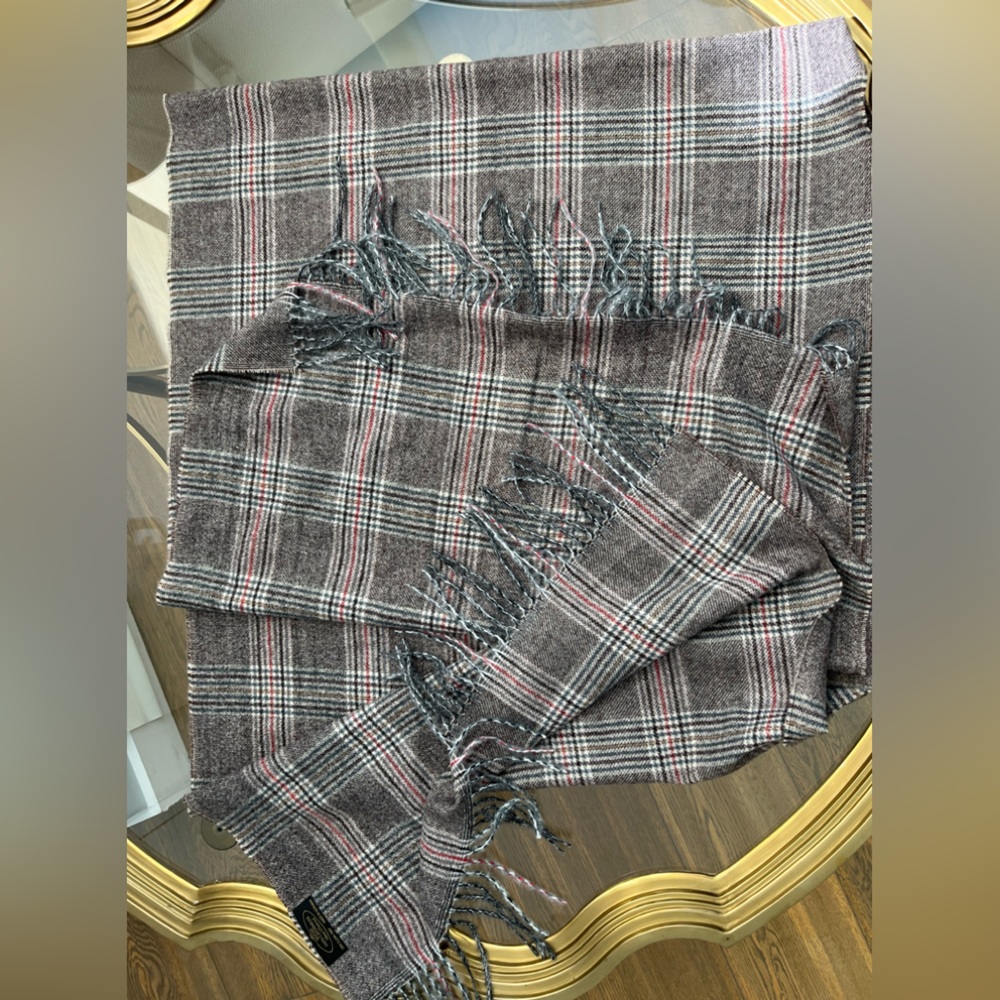 NWOT 100% cashmere scarf made in Germany Glen Plaid or Prince of Wales check
